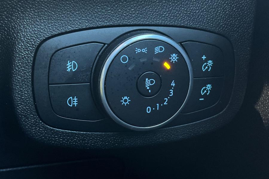 Ford FIESTA Photo autoimg-214f3635c29ab1217a676c84462cb6f64c7488dc.jpg