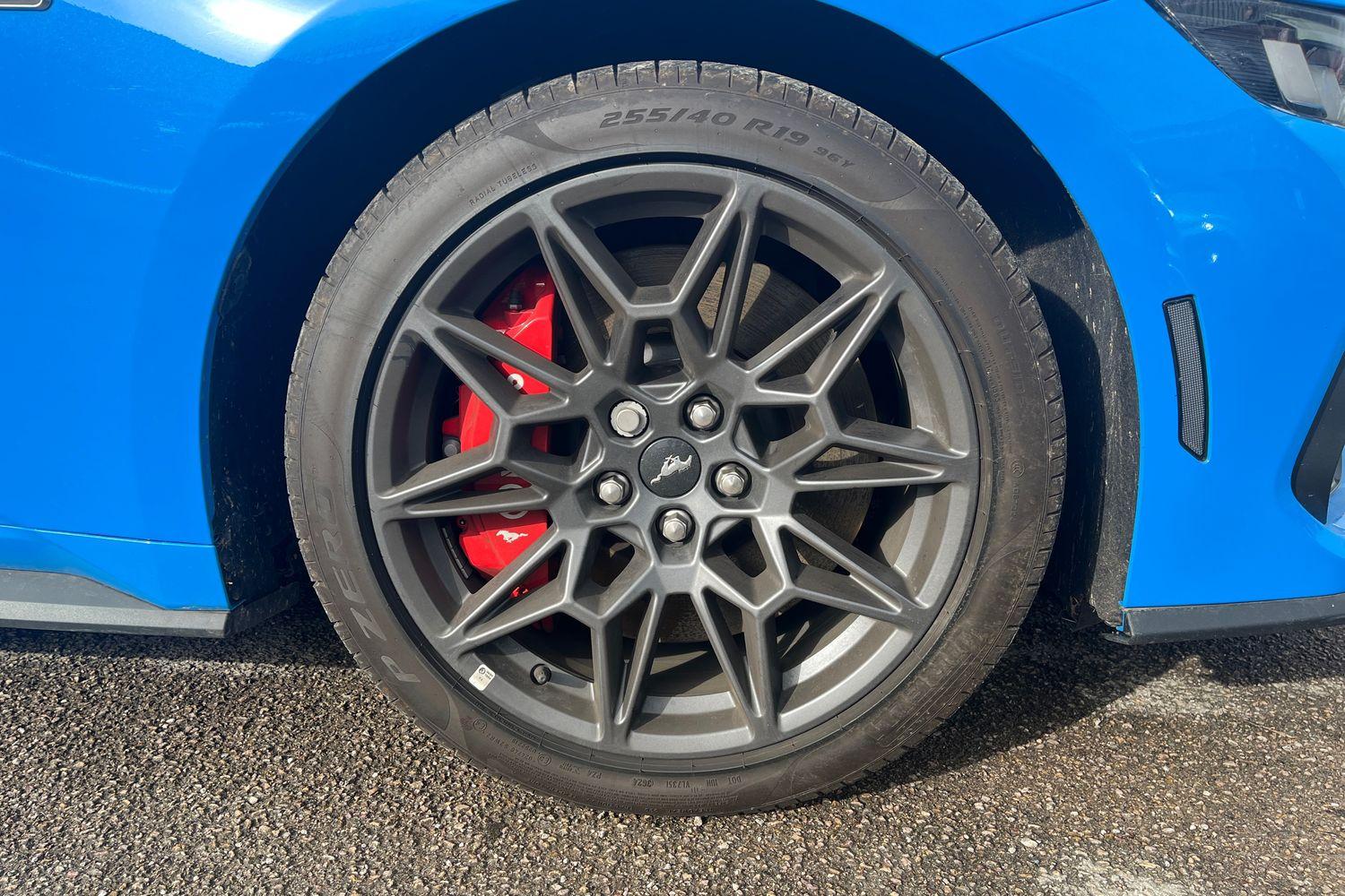 Ford MUSTANG Photo 22