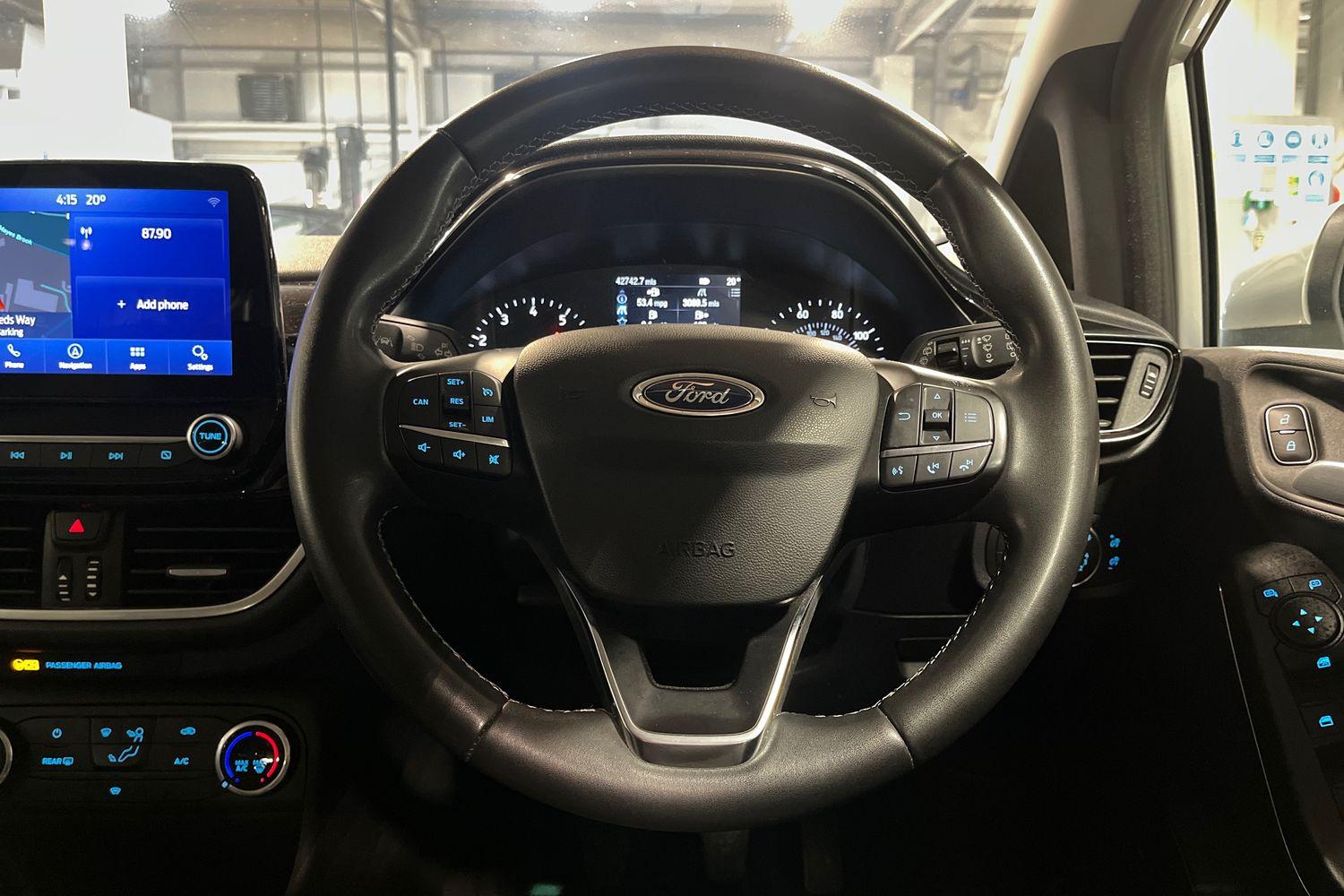Ford FIESTA Photo 11