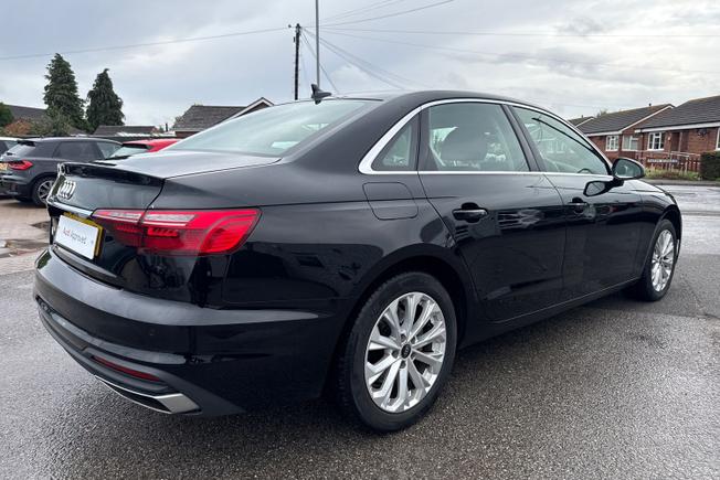 AUDI A4 Photo 30
