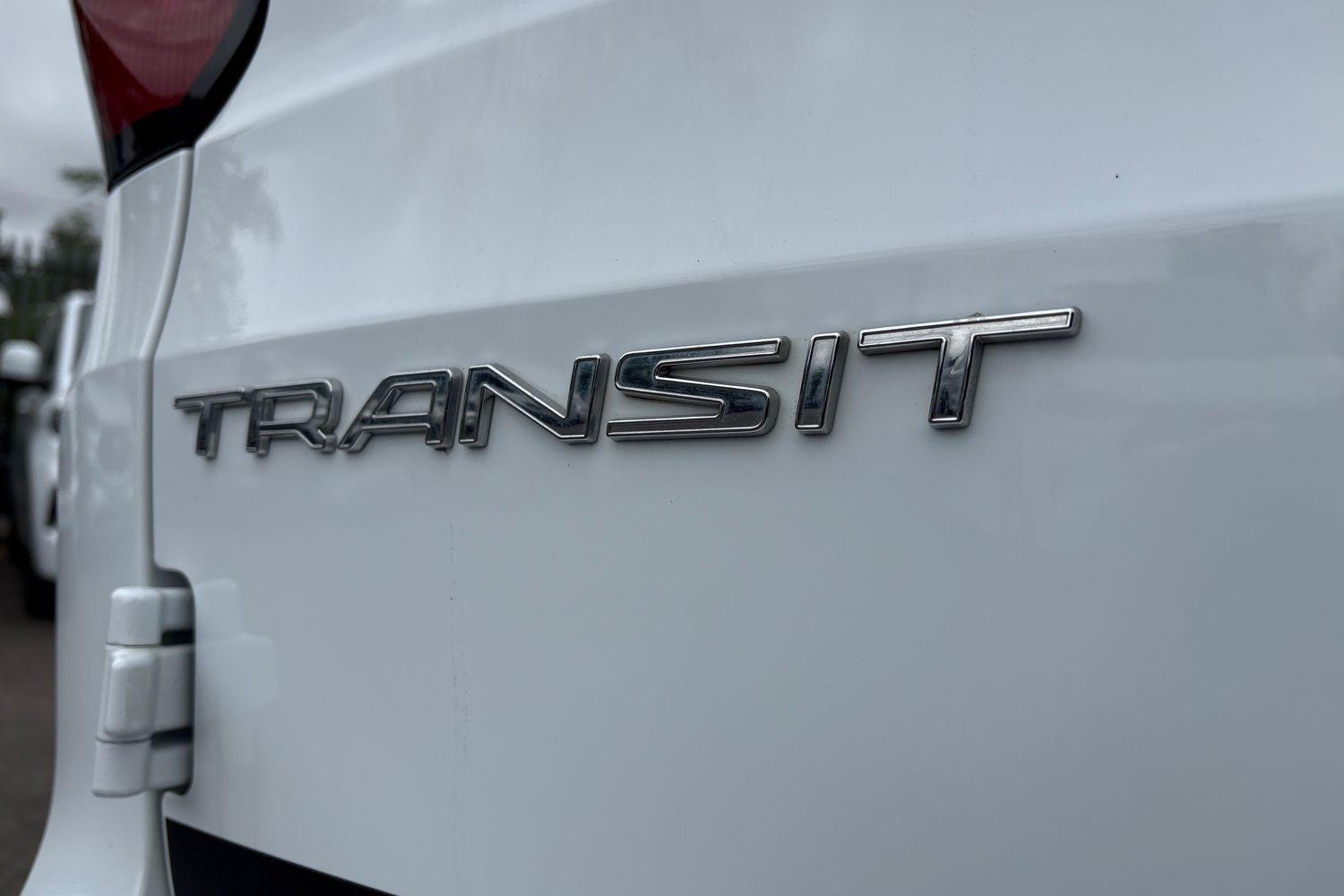 Ford TRANSIT CONNECT Photo 19