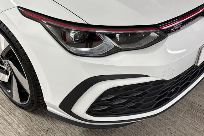 VOLKSWAGEN Golf Photo 19