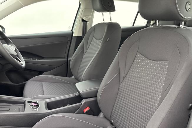 VOLKSWAGEN T-Roc Photo 28