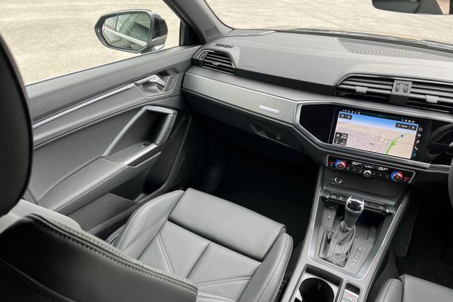 AUDI Q3 Photo 41