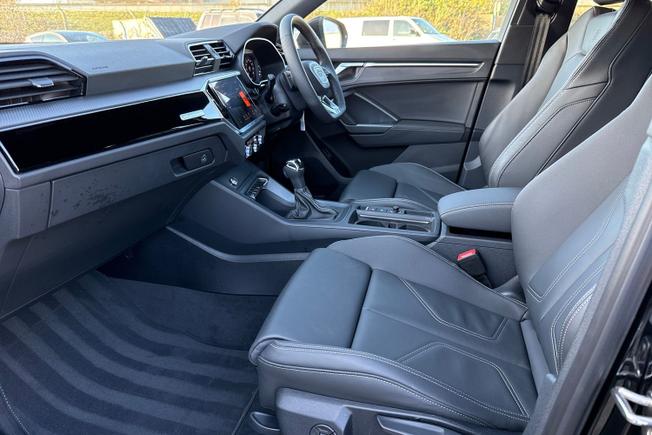 AUDI Q3 Photo 26