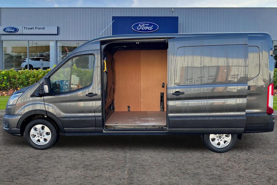 Used Ford TRANSIT 5