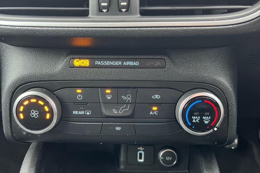 Ford Focus Photo autoimg-215eb02ad9594c3ed68dd3373912303bb5eb4273.jpg