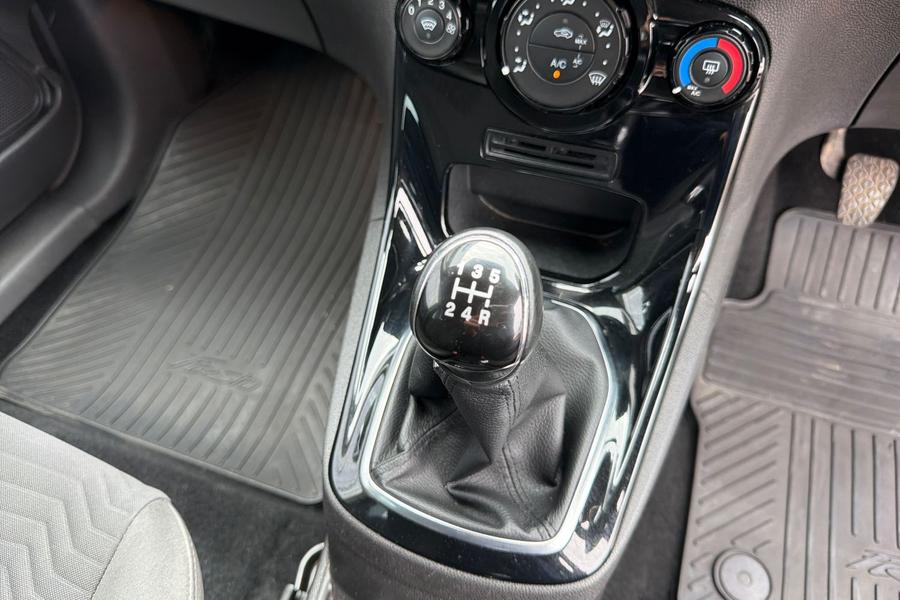 Ford FIESTA Photo autoimg-21613bb50be3d289bf825e1483b15a82cef1427d.jpg