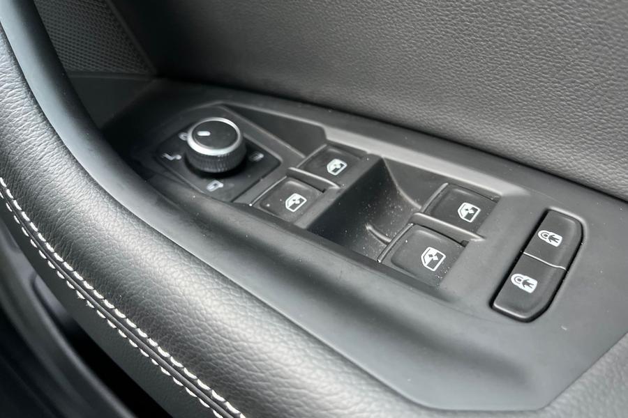 Volkswagen TOUAREG Photo autoimg-2163cd74ac34b598641d3819ec0d4f239061f65f.jpg