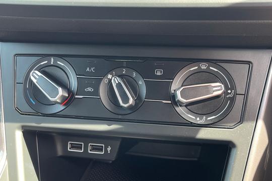 Volkswagen Polo Photo autoimg-216581fbc7235500645d060396dbdd902f36b4af.jpg