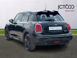 MINI Hatch Photo 3