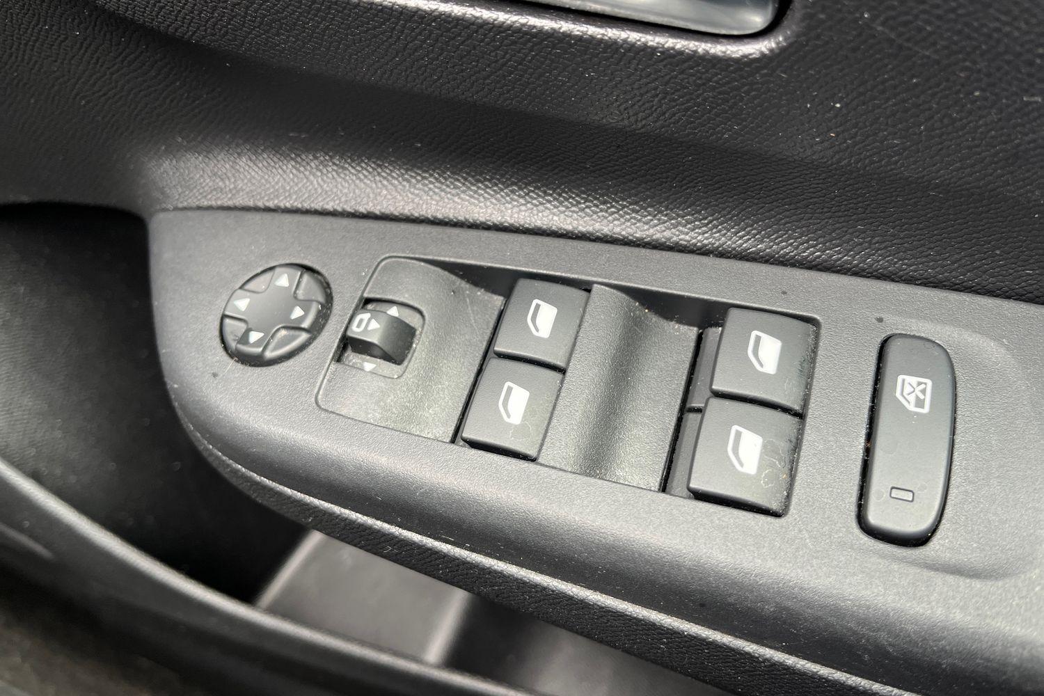 Vauxhall CORSA Photo 15