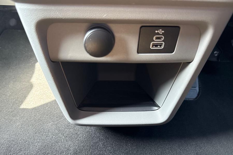 Ford TRANSIT CUSTOM Photo autoimg-217133acfe4a4f7cbf32de8d44e67b3ef8d98e54.jpg