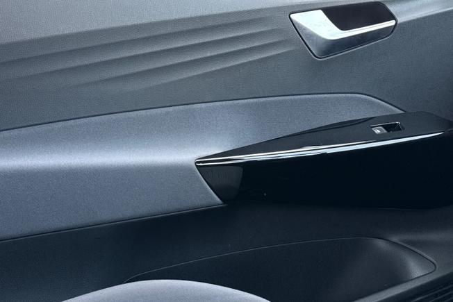 VOLKSWAGEN ID.3 Photo 37