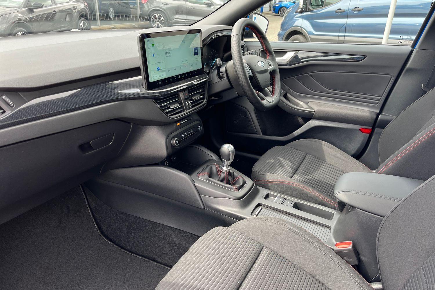 Ford FOCUS Photo 17