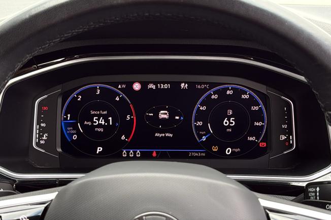 VOLKSWAGEN T-Roc Photo 15