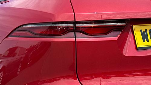 Jaguar F-PACE Photo autoimg-2178b136bf2eb3d8f1c6af601a461fa312de59f8.jpg