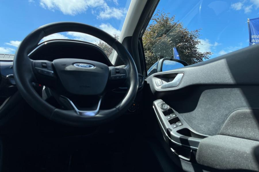 Ford FIESTA Photo autoimg-217bf0858bcd96236c49b32edaa27061df718452.jpg