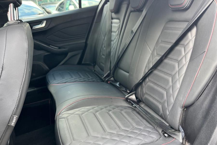 Ford FOCUS Photo autoimg-217da44ea6cf7345c7121d3204fbc3eb517496fd.jpg