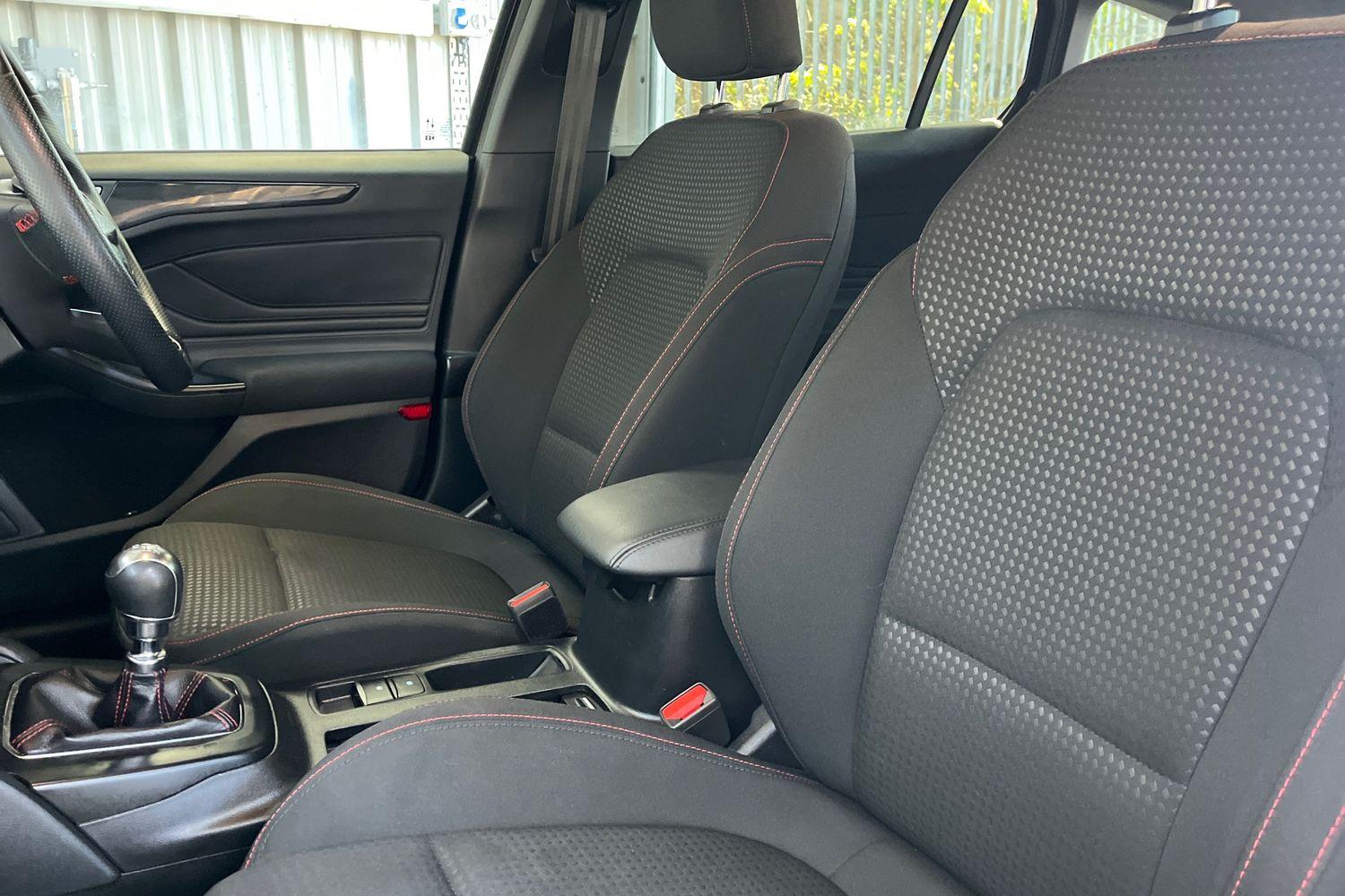 Ford FOCUS Photo 18