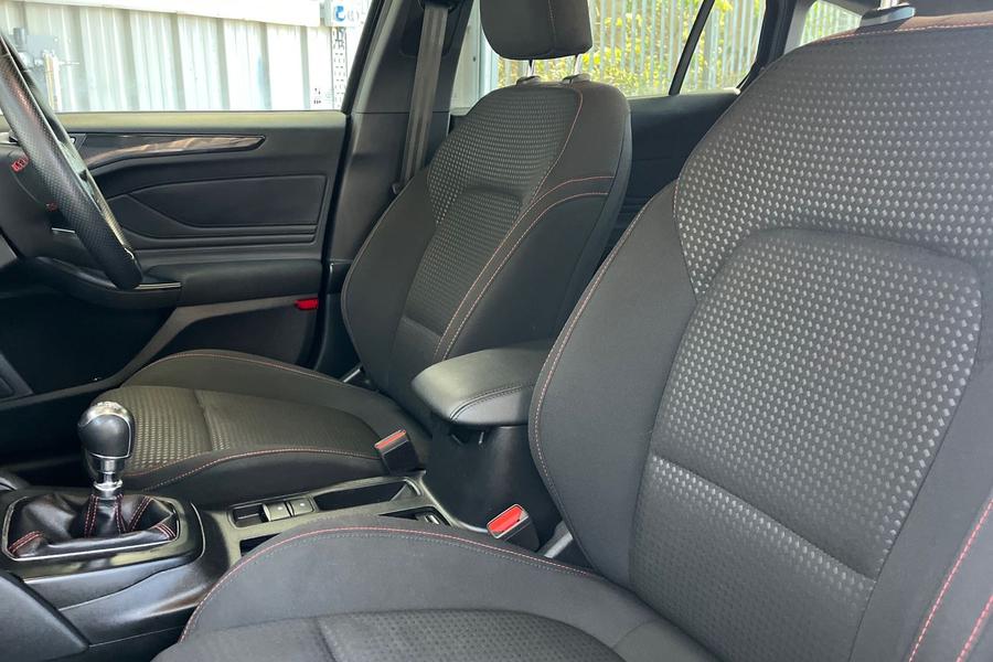 Ford FOCUS Photo autoimg-21856f5f256c13652bbb3547dff6691847cf24be.jpg
