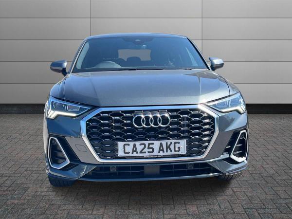 Audi Q3 Photo autoimg-218829cdccbab8608efdb6979cd08872e16029c1.jpg