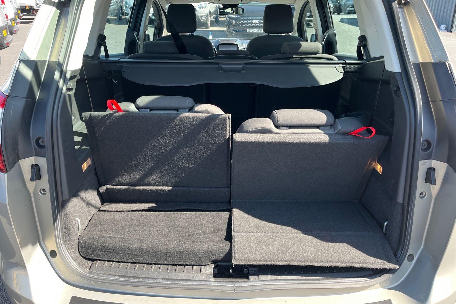 Ford GRAND C-MAX Photo 20