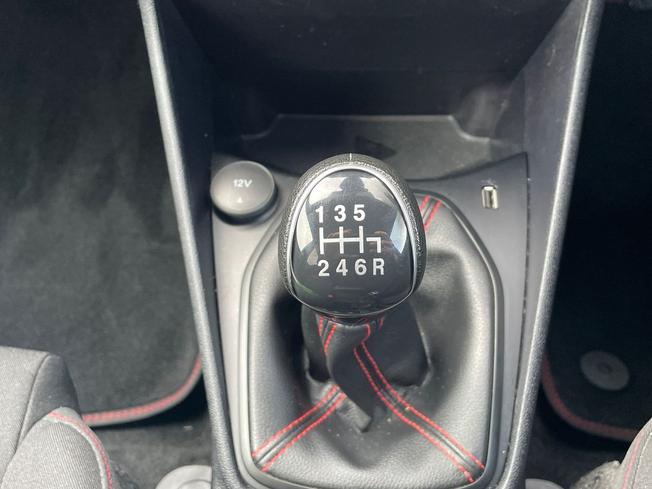 FORD Fiesta Photo 26