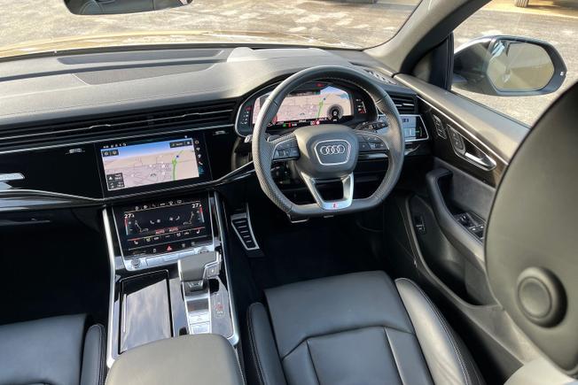 AUDI Q8 Photo 39