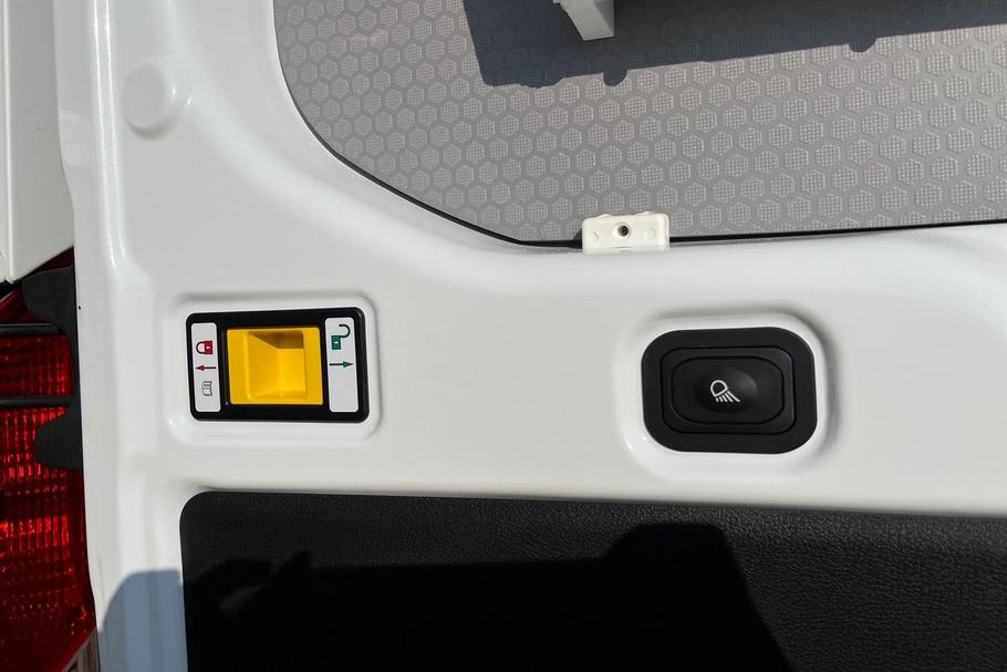 Used FORD TRANSIT BG75MKZ 17