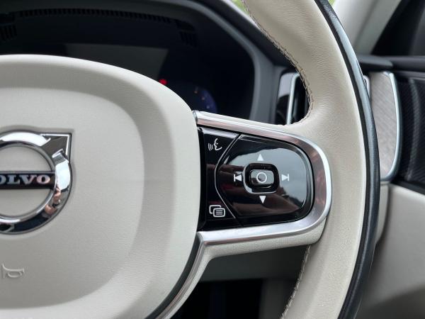 Volvo XC60 Photo autoimg-2192fc9c042150972fa3775fbcaaf6b39a0eecef.jpg