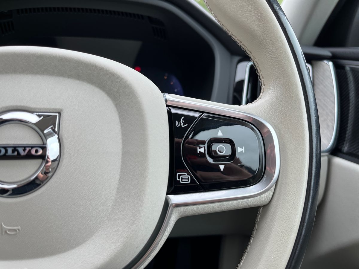 Volvo XC60 Photo 16