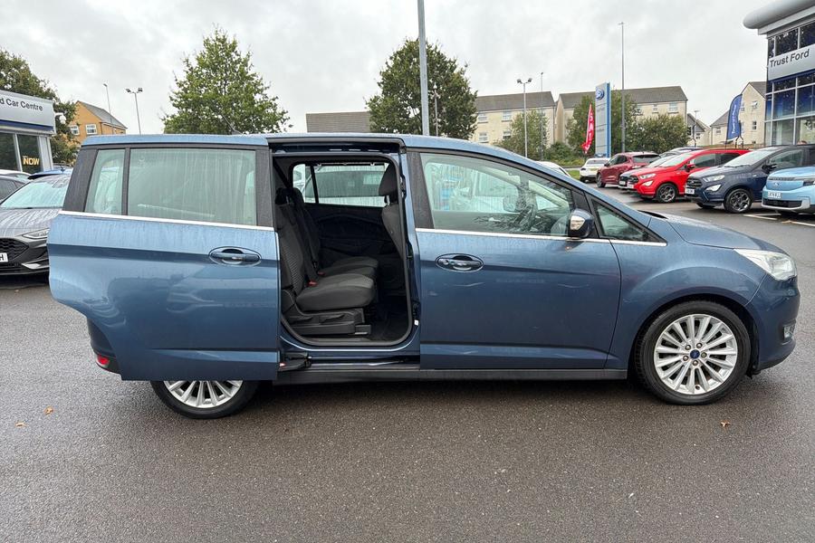 Ford GRAND C-MAX Photo autoimg-219375b791861226816fb7af90839e4b3855a060.jpg