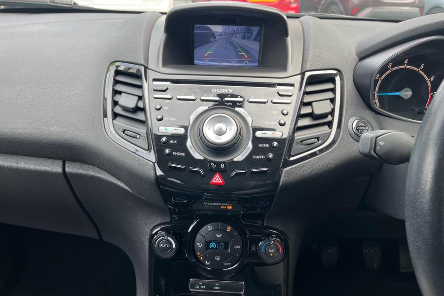 Ford FIESTA Photo autoimg-21982aaf83f118bcf73127924ac56a4f484ed98c.jpg