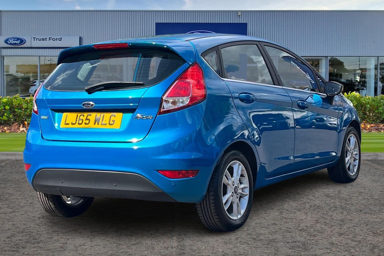 Ford FIESTA Photo 3