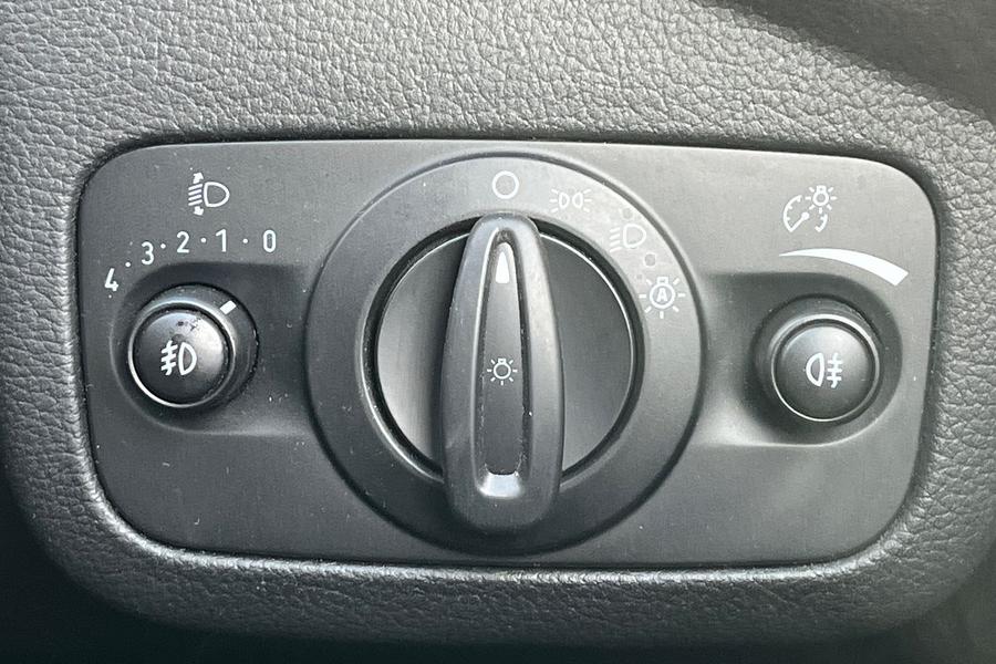 Ford Kuga Photo autoimg-219e90ce55944a880fd59cdcc4687b0cd8e0cb3a.jpg