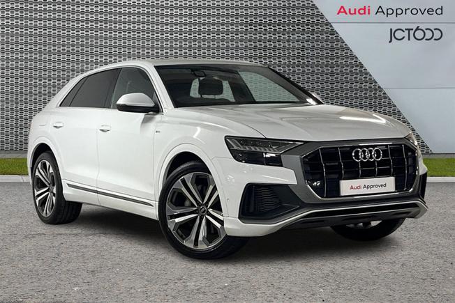 AUDI Q8 Photo 1