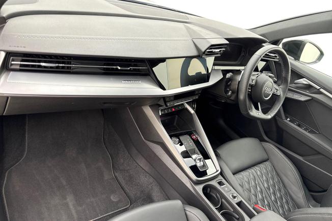 Audi S3 Photo 2