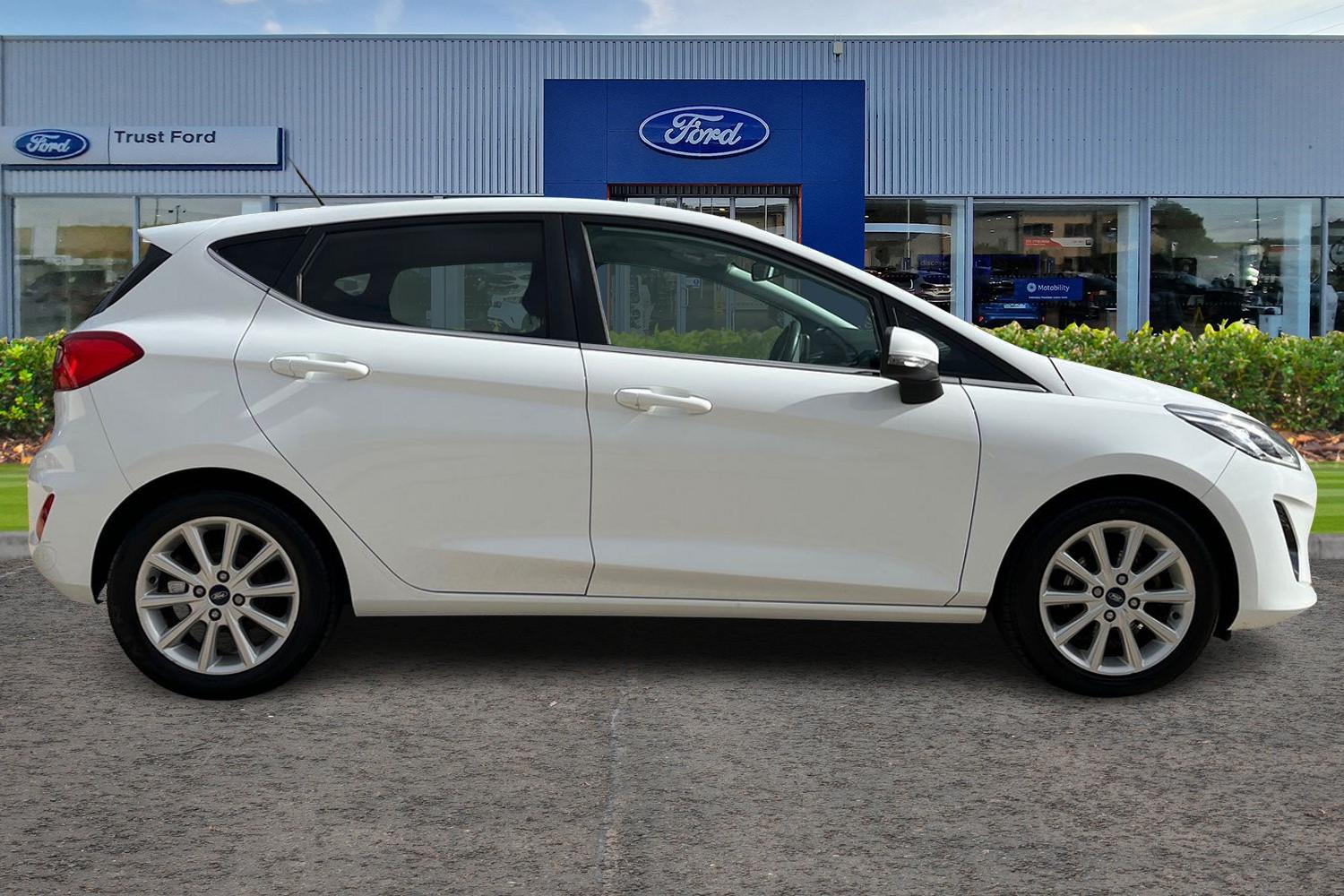 Ford Fiesta Photo 2