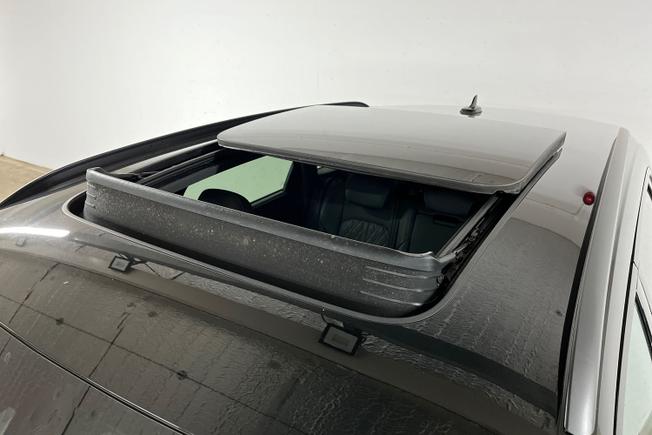 Audi Q8 E-Tron Photo 23