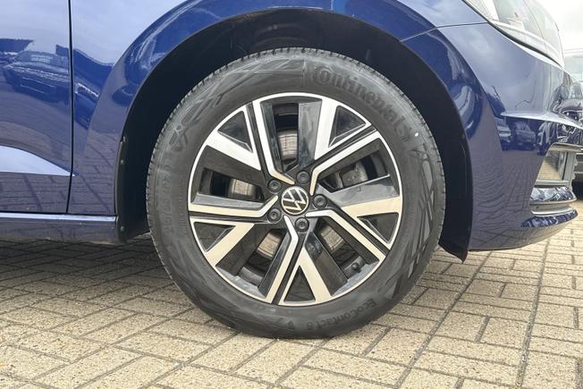 VOLKSWAGEN Touran Photo 5