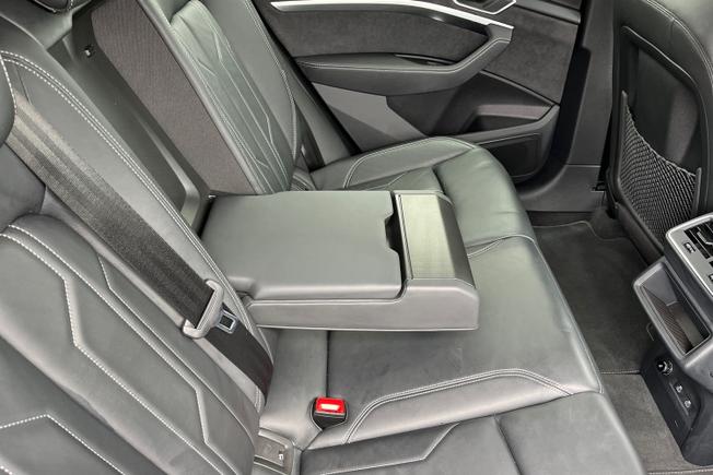 AUDI e-tron Photo 48