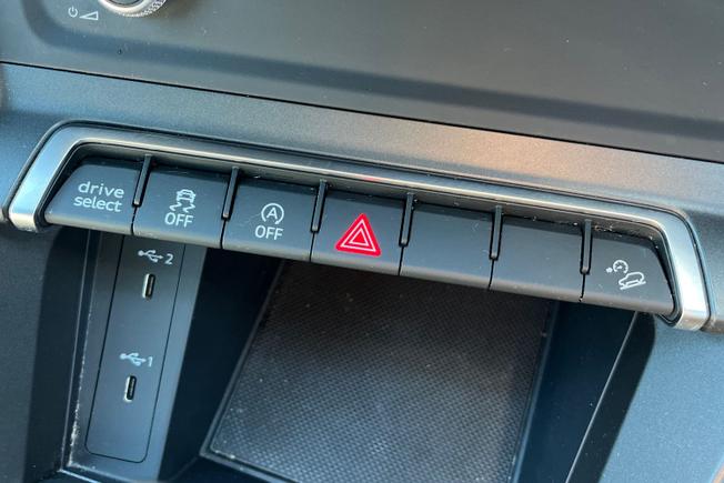 AUDI Q3 Photo 30