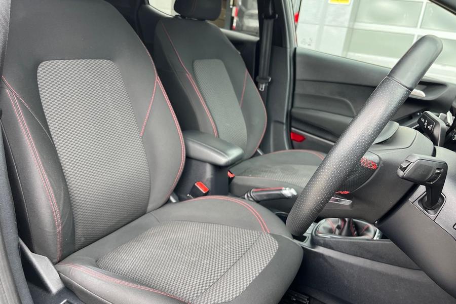 Ford Fiesta Photo autoimg-21c369a89c20493398494de7ae34be52b9405f7f.jpg