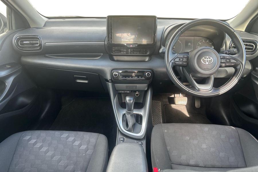 Toyota YARIS Photo autoimg-21c48d7e1cd44c9d8064b88c5966d09ea903b637.jpg