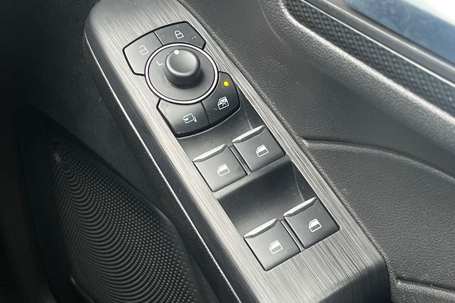 Ford KUGA Photo autoimg-21c4ff795419afa9a4f9fe7fddecba36dbbaa203.jpg