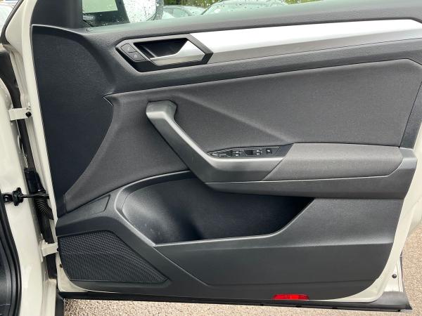 Volkswagen T-Roc Photo autoimg-21c8f1a545a010fb14915ae1e8f4743d98a08763.jpg
