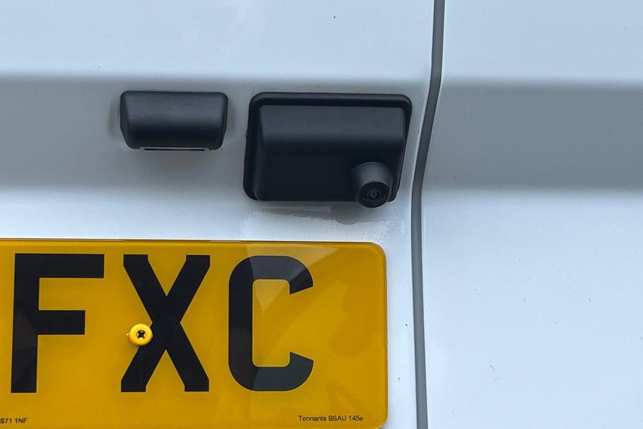 Used Ford TRANSIT CUSTOM YO25FXC 32