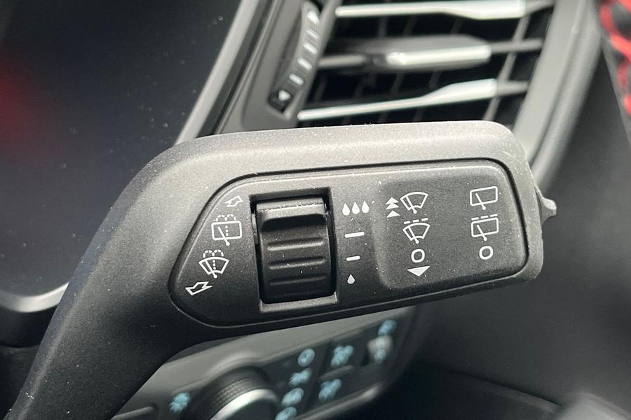 Ford Kuga Photo autoimg-21d1d47b169549e81dec191af195390ddb0a1db4.jpg