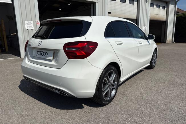 MERCEDES-BENZ A Class Photo 22